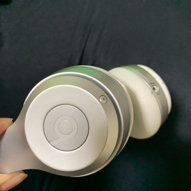 beats solo2 wireless silver 3