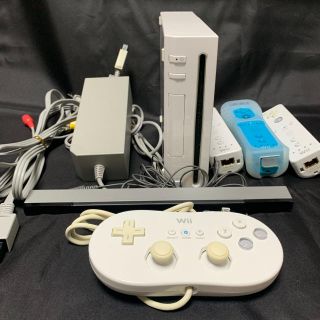 ウィー(Wii)のWii &ソフト9本セット(家庭用ゲーム機本体)