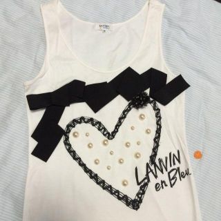 ランバンオンブルー(LANVIN en Bleu)のLANVANのパールつきタンクトップ(Tシャツ(半袖/袖なし))