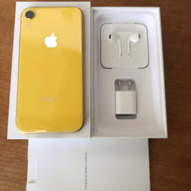 iPhone(アイフォーン)のドコモ iPhone xr 128gb イエロー  docomo ② スマホ/家電/カメラのスマートフォン/携帯電話(スマートフォン本体)の商品写真