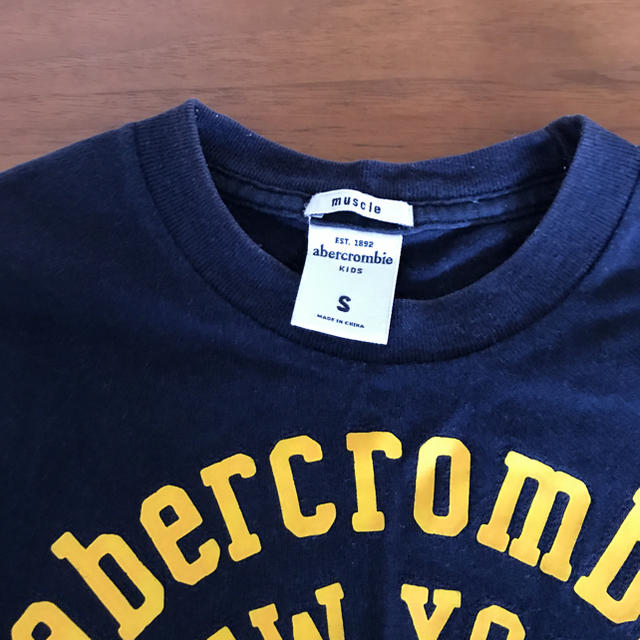 Abercrombie&Fitch(アバクロンビーアンドフィッチ)のアバクロ Tシャツ キッズ/ベビー/マタニティのキッズ服男の子用(90cm~)(Tシャツ/カットソー)の商品写真