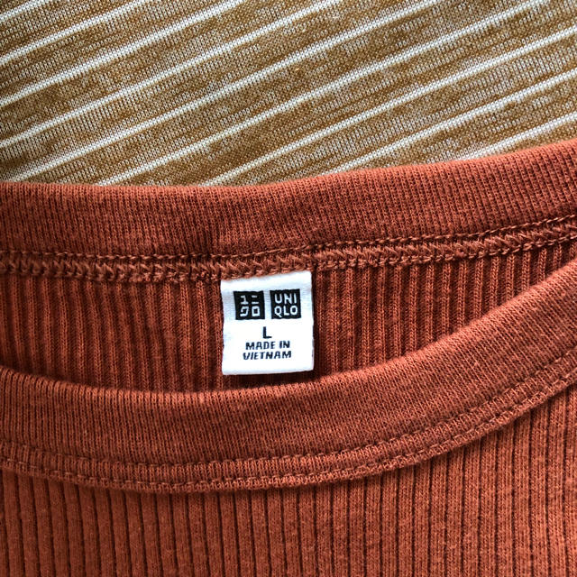 UNIQLO(ユニクロ)のみく様専用 UNIQLO リブ Tシャツ 2枚セット 使用感あり レディースのトップス(Tシャツ(半袖/袖なし))の商品写真