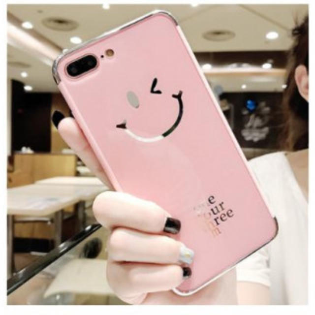 iPhone XR ケース ウィンク スマイリー スマホ カバー ピンク メッキの通販 by スタンスミス's shop｜ラクマ
