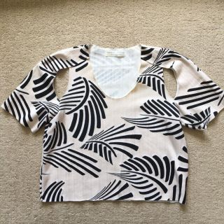 ザラ(ZARA)のZARA ボタニカル トップス リゾート(カットソー(半袖/袖なし))