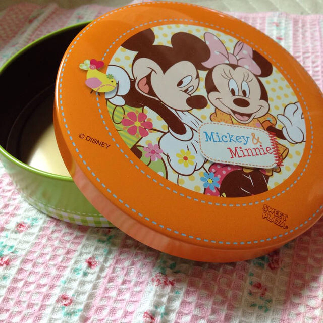 Disney(ディズニー)のお値下げ！ ミッキーミニー缶ケース インテリア/住まい/日用品のインテリア小物(小物入れ)の商品写真
