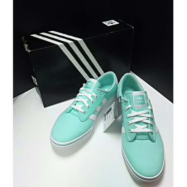 adidas(アディダス)の最値!新品!ｱﾃﾞｨﾀﾞｽ ｽｹｰﾄﾎﾞｰﾃﾞｨﾝｸﾞ ｷｰﾙ ｽﾆｰｶｰ 27 メンズの靴/シューズ(スニーカー)の商品写真