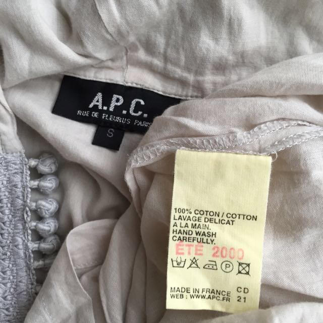 A.P.C(アーペーセー)のAPCフード付きプルオーバー 難あり レディースのトップス(シャツ/ブラウス(長袖/七分))の商品写真