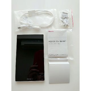 シャープ(SHARP)のdocomo AQUOS PAD SH-06F超美品(タブレット)