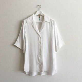 アクネ(ACNE)のAcne Studios（アクネストゥディオズ）Vネックシャツ ロングシャツ(シャツ/ブラウス(半袖/袖なし))