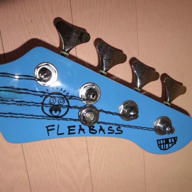 FLEA BASS ショートスケールの通販 by perii's shop|ラクマ FLEA BASS ショートスケールの通販 by perii's shop|ラクマ
