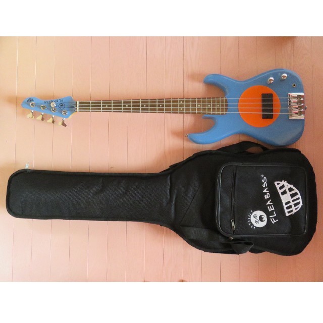 FLEA BASS　ショートスケール 楽器のベース(エレキベース)の商品写真