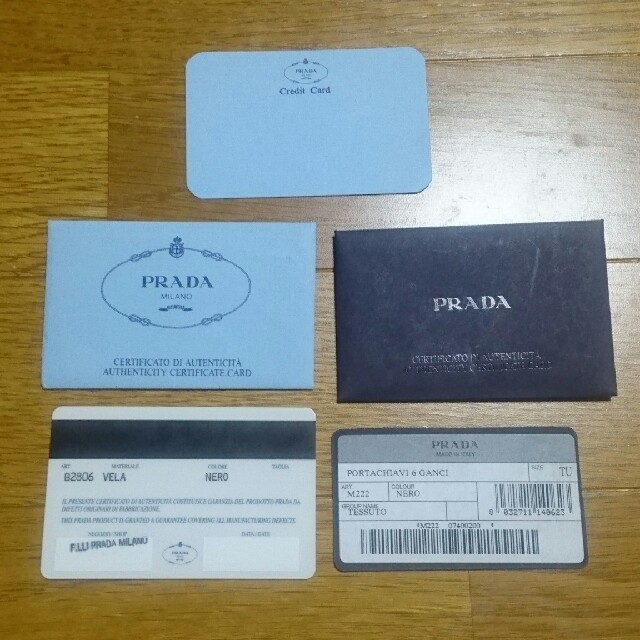 PRADA(プラダ)の★ミラ様専用ページになります★プラダ長財布  三角ロゴ ラウンドファスナー レディースのファッション小物(財布)の商品写真