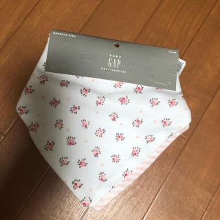 ギャップ(GAP)の☆新品未使用☆  gapスタイ2枚セット(ベビースタイ/よだれかけ)