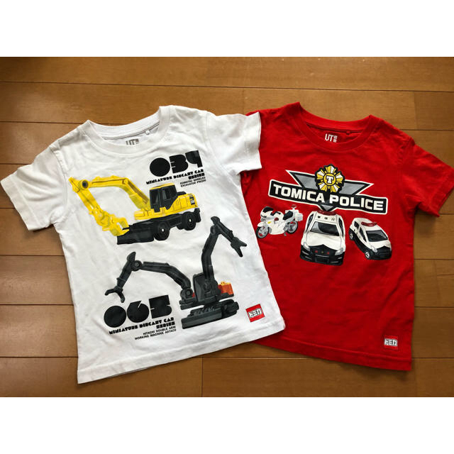 UNIQLO(ユニクロ)のユニクロ トミカ Tシャツ 2枚セット キッズ/ベビー/マタニティのキッズ服男の子用(90cm~)(Tシャツ/カットソー)の商品写真