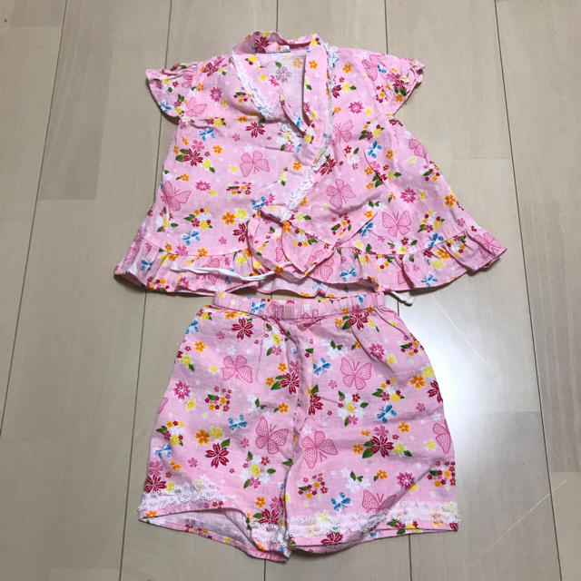 西松屋(ニシマツヤ)の女の子 100サイズ 甚平さん キッズ/ベビー/マタニティのキッズ服女の子用(90cm~)(甚平/浴衣)の商品写真