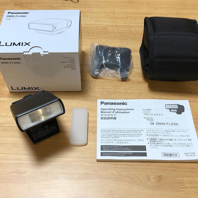 Panasonic(パナソニック)の美品 panasonic DMW-FL200L フラッシュライト スマホ/家電/カメラのカメラ(ストロボ/照明)の商品写真