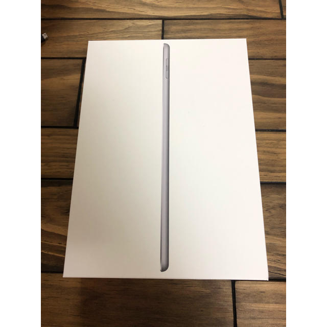 iPad(アイパッド)のiPad 2018年モデル 第6世代 32GB スマホ/家電/カメラのPC/タブレット(タブレット)の商品写真