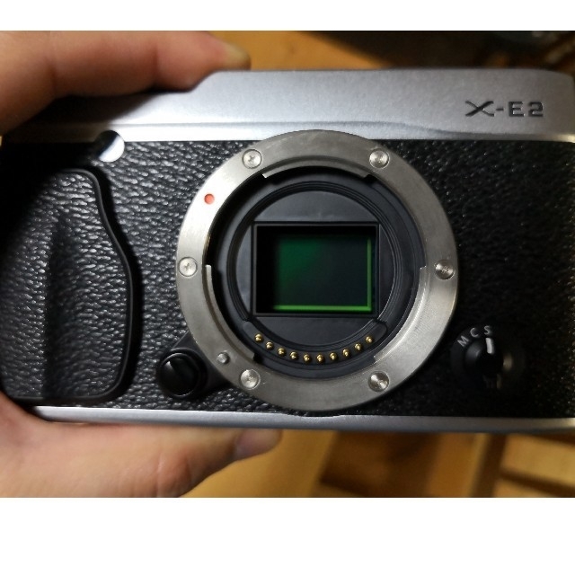 富士フイルム(フジフイルム)の富士フィルム　X-E2 美品 スマホ/家電/カメラのカメラ(ミラーレス一眼)の商品写真