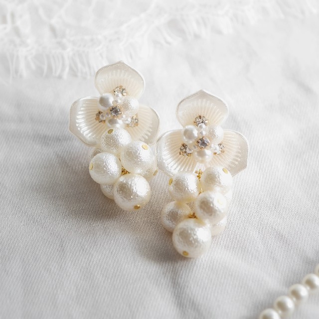 159.«2way» Shiny flower pearl ピアス✴イヤリング ハンドメイドのアクセサリー(ピアス)の商品写真