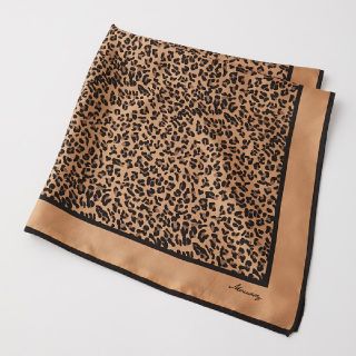 マウジー(moussy)のSILK LEOPARDスカーフ(ニューバージョン) 安全の値札タグ付き正規品(バンダナ/スカーフ)