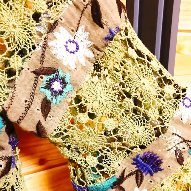 GRACE CONTINENTAL(グレースコンチネンタル)の【美品】総レース 刺繍 チュニック GRACE CONTINENTAL レディースのトップス(チュニック)の商品写真