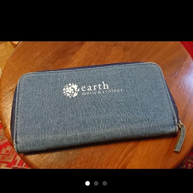 earth music & ecology(アースミュージックアンドエコロジー)のアース earth music&ecology 財布 レディースのファッション小物(財布)の商品写真