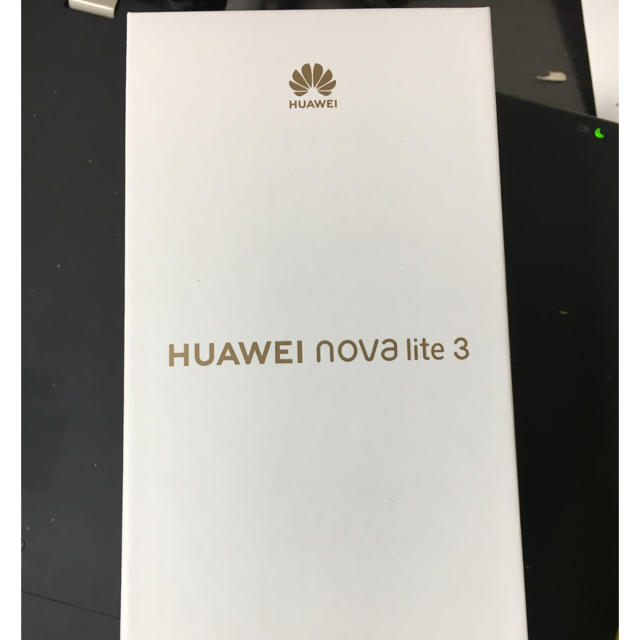 ANDROID(アンドロイド)の【新品】HUAWEI nova lite 3(レッド、ブルー）2台 スマホ/家電/カメラのスマートフォン/携帯電話(スマートフォン本体)の商品写真