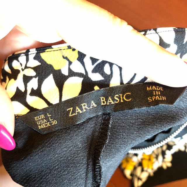 ZARA(ザラ)のZARA ハイネックブラウス Lサイズ レディースのトップス(シャツ/ブラウス(長袖/七分))の商品写真