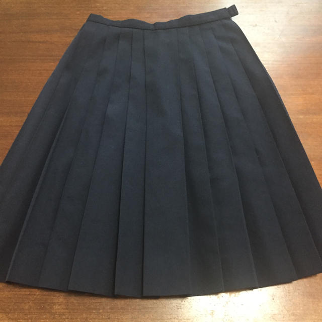 ELLE(エル)の学校 制服 スカート 夏用 ELLE 中学 阪急百貨店 ウエスト60 紺 レディースのスカート(ひざ丈スカート)の商品写真