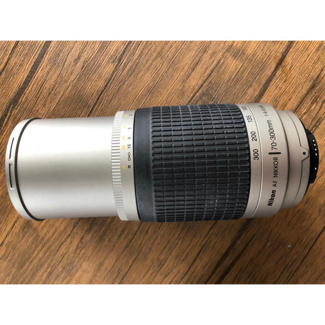 Nikon(ニコン)の■ ニコン nikon 70-300mm F4.5-5.6G シルバー スマホ/家電/カメラのカメラ(レンズ(ズーム))の商品写真