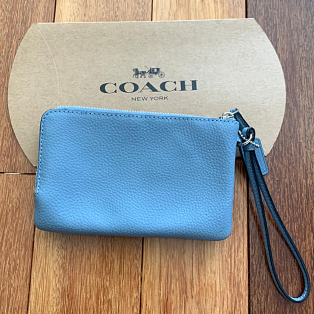 COACH(コーチ)の値下げ!!新品☆COACH☆ダブルコーナージップポーチ☆ レディースのファッション小物(ポーチ)の商品写真