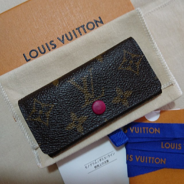 LOUIS VUITTON(ルイヴィトン)の近日中削除   ルイヴィトン  キーケース  ミュルティクレ４連 レディースのファッション小物(キーケース)の商品写真