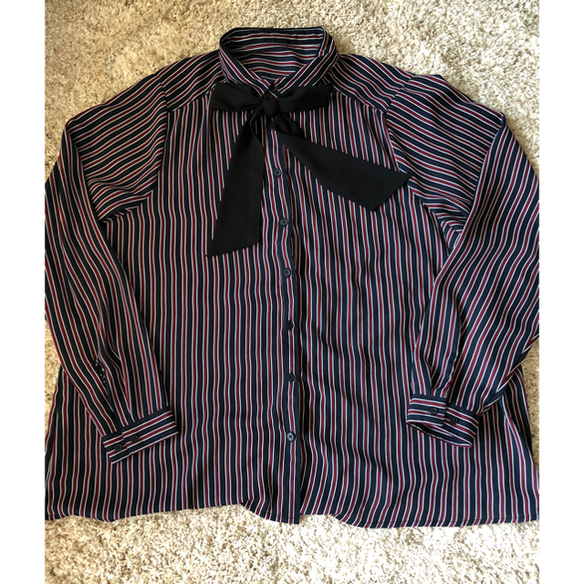 オシャレウォーカー オトナ可愛いストライプリボンタイシャツ レディースのトップス(シャツ/ブラウス(長袖/七分))の商品写真