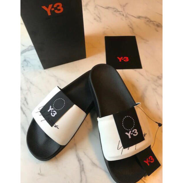 Y-3(ワイスリー)のadidas 【Y-3】 アディダス ワイスリー ホワイト/ブラック23.5 メンズの靴/シューズ(サンダル)の商品写真