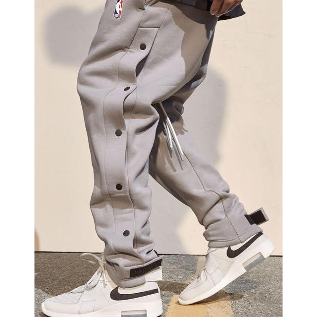 FEAR OF GOD(フィアオブゴッド)のSサイズ NIKE Fear of God Warm Up Pants 新品 メンズのパンツ(ワークパンツ/カーゴパンツ)の商品写真