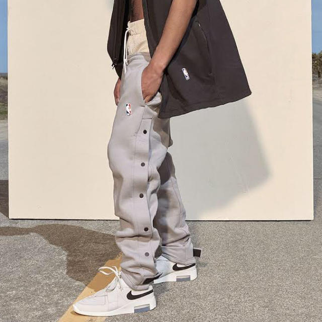 FEAR OF GOD(フィアオブゴッド)のSサイズ NIKE Fear of God Warm Up Pants 新品 メンズのパンツ(ワークパンツ/カーゴパンツ)の商品写真