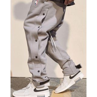 フィアオブゴッド(FEAR OF GOD)のSサイズ NIKE Fear of God Warm Up Pants 新品(ワークパンツ/カーゴパンツ)