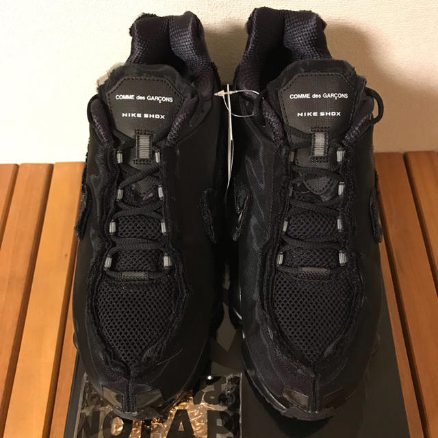 NIKE(ナイキ)の29cm CDG NIKE SHOX Black WMNS 12 メンズの靴/シューズ(スニーカー)の商品写真