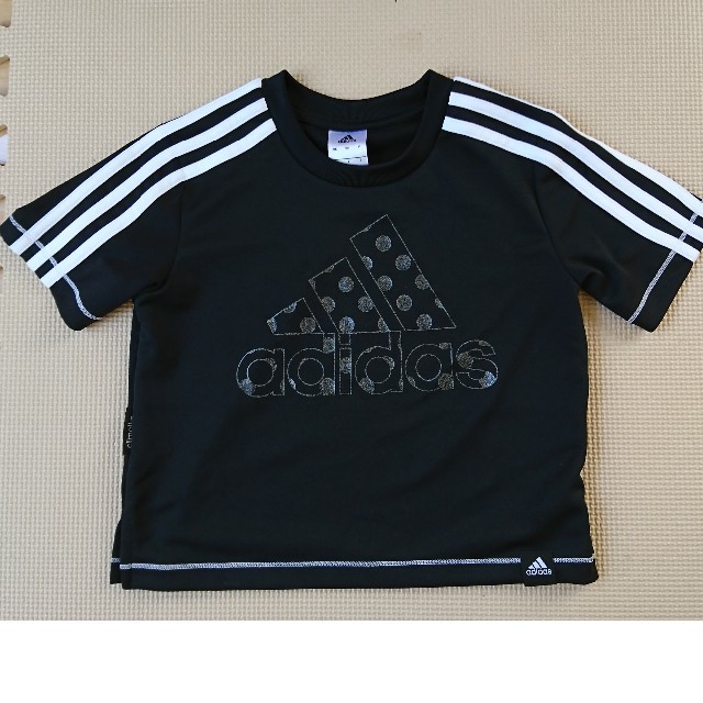 adidas(アディダス)の【新品】アディダス Tシャツ  キッズ/ベビー/マタニティのキッズ服女の子用(90cm~)(Tシャツ/カットソー)の商品写真