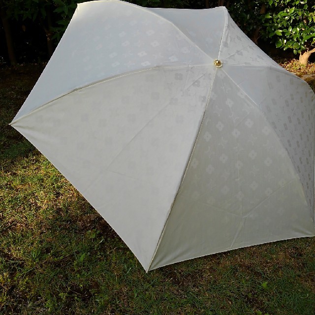 celine(セリーヌ)の三段式折り畳み　uvカット日傘　 レディースのファッション小物(傘)の商品写真