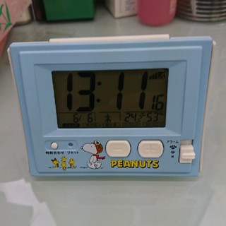 スヌーピー(SNOOPY)のスヌーピー 目覚まし時計 電波時計 温度・湿度計付き 白 リズム時計 

(置時計)