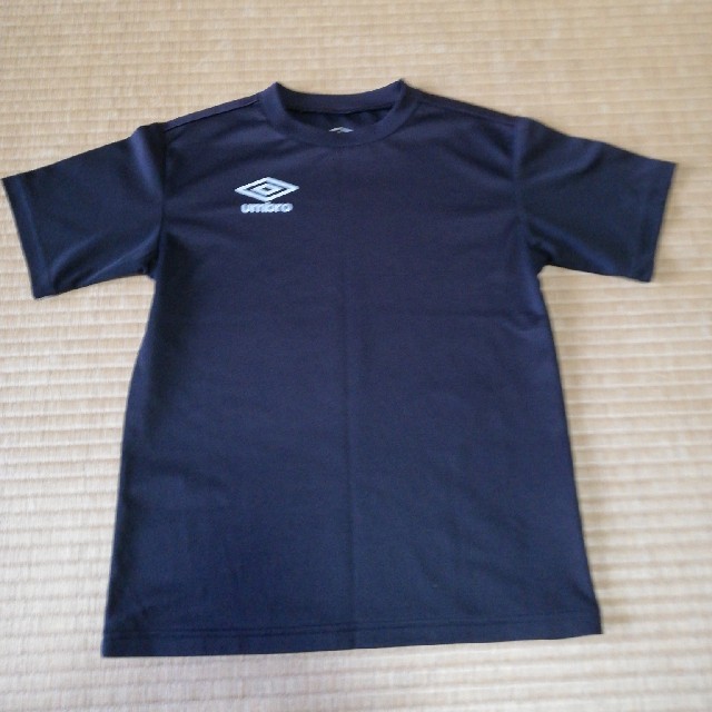 UMBRO(アンブロ)のアンブロ　Ｔシャツ　黒色140cm キッズ/ベビー/マタニティのキッズ服男の子用(90cm~)(Tシャツ/カットソー)の商品写真