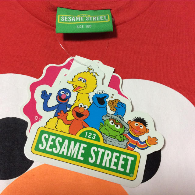 SESAME STREET(セサミストリート)の【新品】 セサミストリート エルモ 半袖 Tシャツ 160 キッズ/ベビー/マタニティのキッズ服女の子用(90cm~)(Tシャツ/カットソー)の商品写真