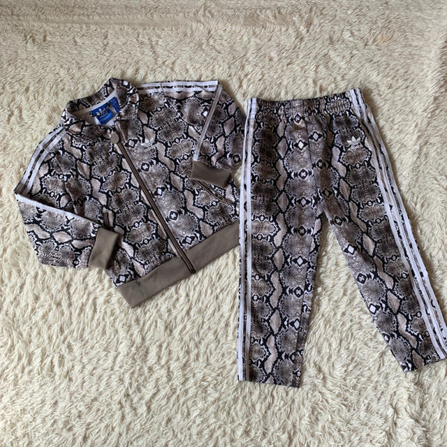 adidas(アディダス)のadidas パイソン柄ジャージ 3-4Y 4T キッズ/ベビー/マタニティのキッズ服男の子用(90cm~)(その他)の商品写真