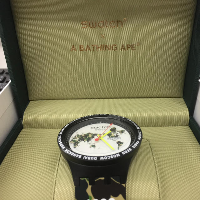 A BATHING APE(アベイシングエイプ)のa bathing ape swatchコラボ メンズの時計(腕時計(デジタル))の商品写真