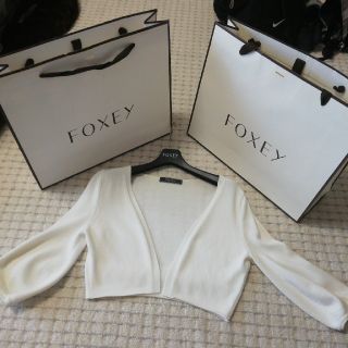 フォクシー(FOXEY)のフォクシーボレロ、カーディガン白❤️40御専用！(ボレロ)