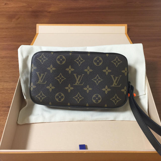 LOUIS VUITTON - ルイヴィトン ヴァージル アブロー ポシェットヴォルガの通販 by LEE's shop｜ルイヴィトンならラクマ