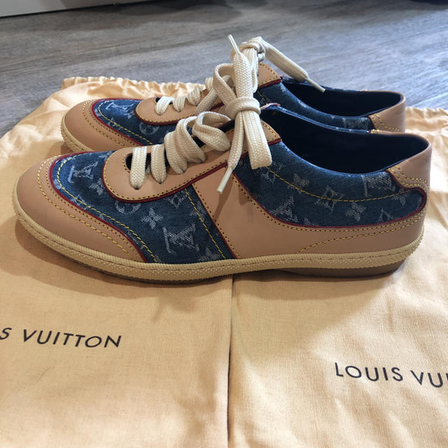 LOUIS VUITTON(ルイヴィトン)の最終セール【新品】ルイヴィトン モノグラムデニム  スニーカー 【35】 レディースの靴/シューズ(スニーカー)の商品写真