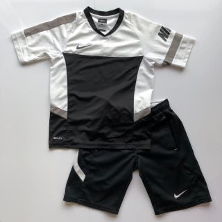 ナイキ(NIKE)の★NIKE★Tシャツ ハーフパンツ セットアップ XS 130cm 2点セット(その他)