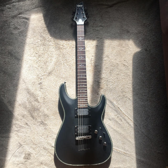 Ibanez(アイバニーズ)のSchecter Diamond Series HELLRAISER 楽器のギター(エレキギター)の商品写真